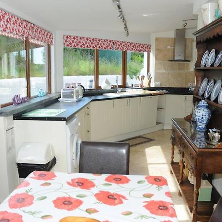 Ty-Hapus Cottage Jordanston Dış mekan fotoğraf
